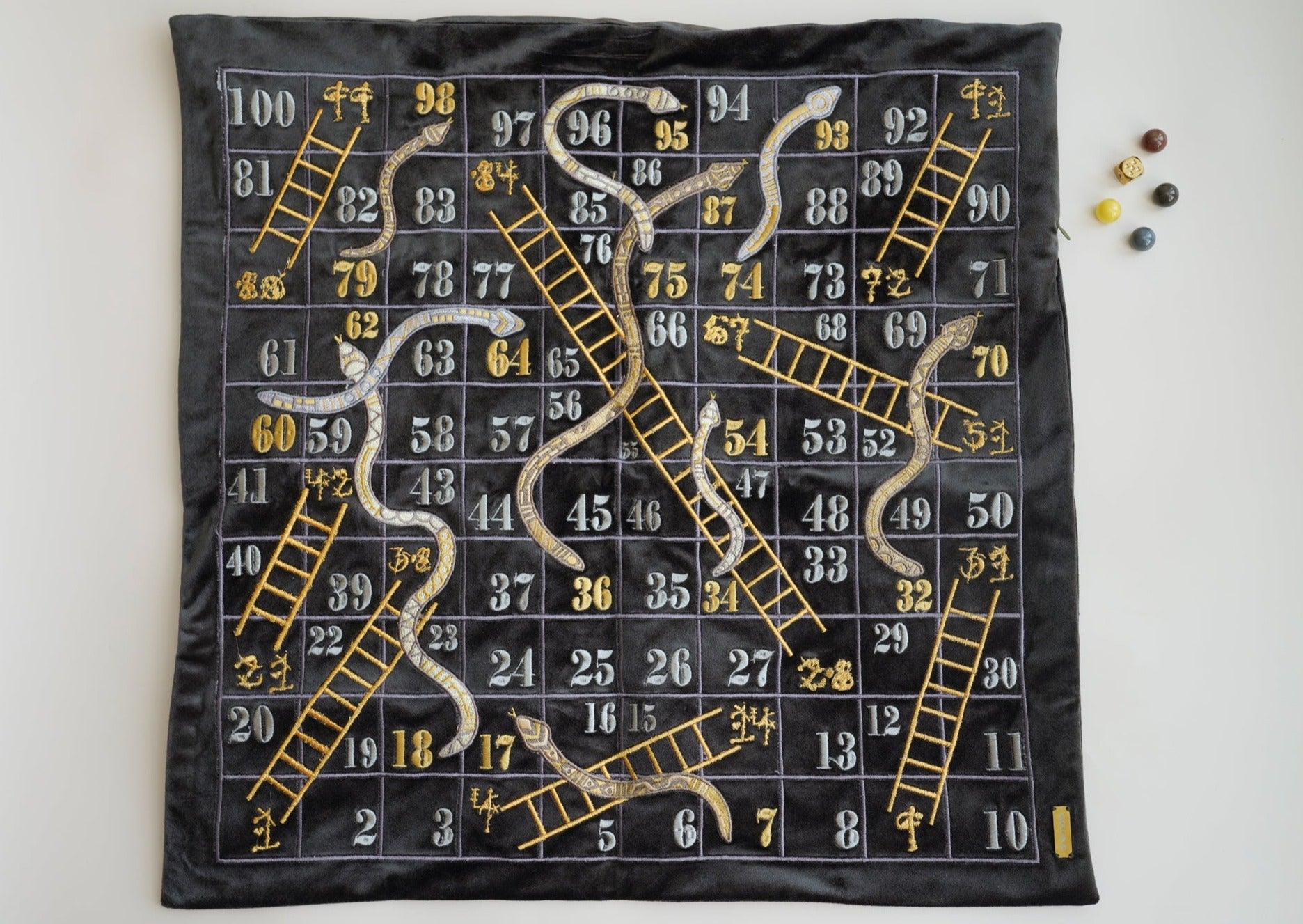 1.2_snakes & ladders